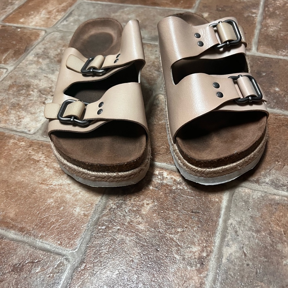 Women's Tan Sandals